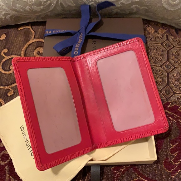 Authentic Louis Vuitton red epi card holder - Picture 12 of 12